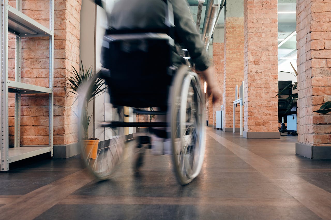 aider les personnes handicapées dans notre société